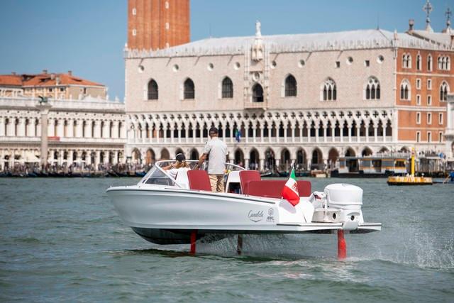 flying electric boat